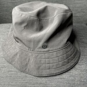 Lululemon Both Ways Bucket Hat Reversible Black Camo Size M/L BLK/H3DC